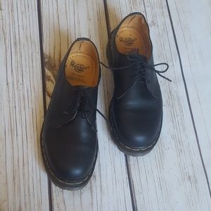 Dr. Martens Vintage Women's Oxfords | Size 9